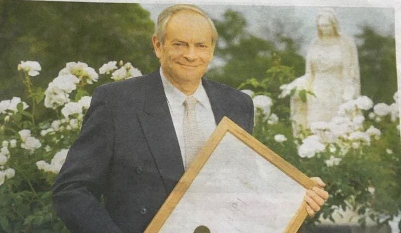 PRINCIPAL WINS $35,000 AWARD PRINCIPAL WINS $35,000 AWARD